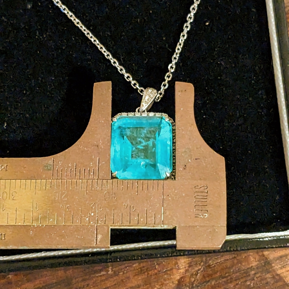 8.52ct Huge Natural Columbian Emerald and diamond pendant and chain!!! - Picture 16 of 16